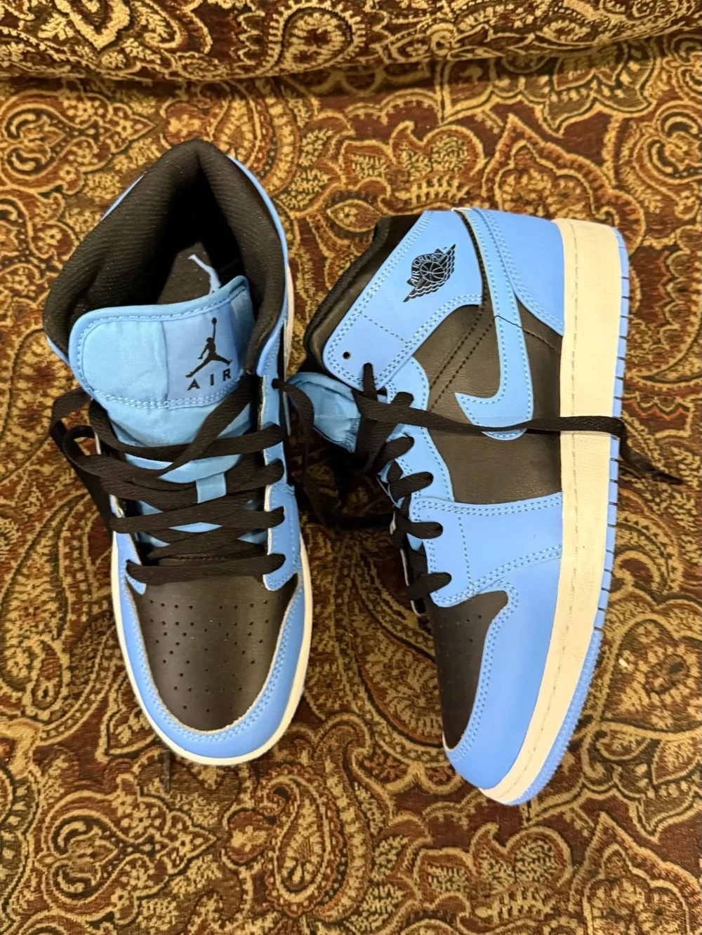 Nike Air Jordan High-Top Sneakers in Black & Light Blue